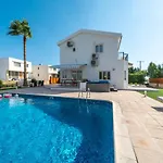 Dene Hollow Villa Voroklini