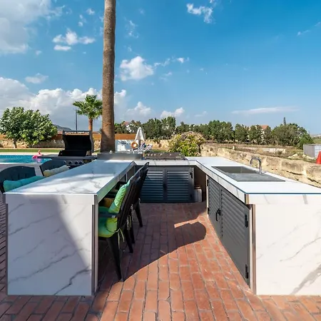 Vilă Dene Hollow Voroklini