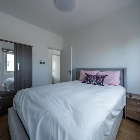 Dene Hollow Voroklini