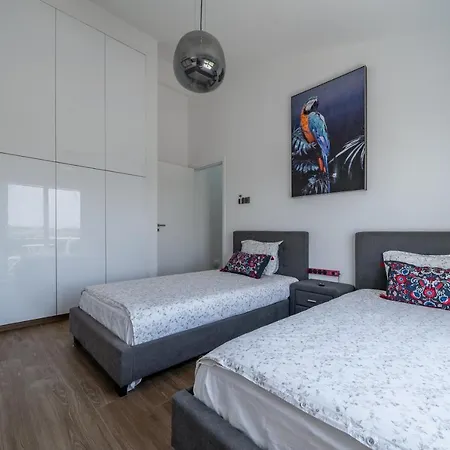 Dene Hollow Voroklini