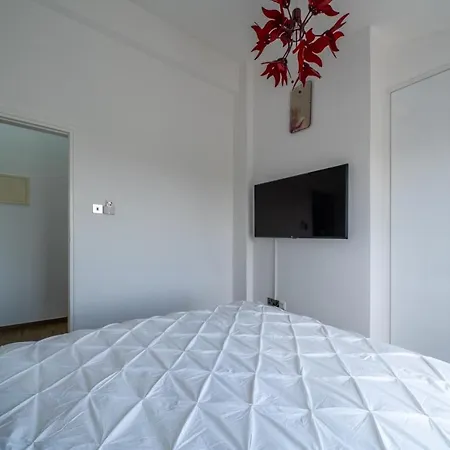 Dene Hollow * Voroklini