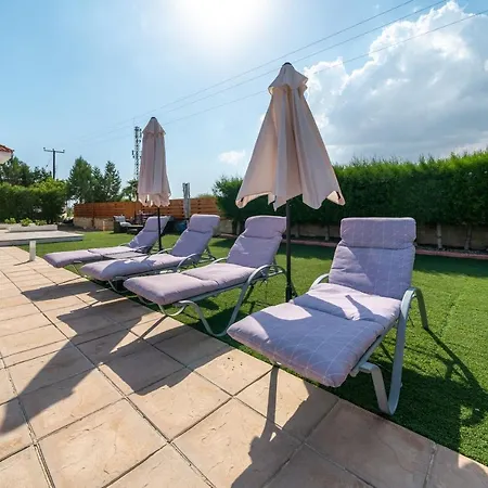 Villa Dene Hollow *