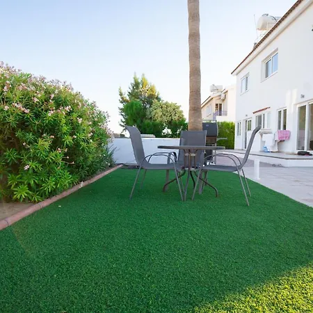 Dene Hollow Voroklini