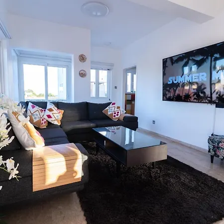 Villa Dene Hollow
