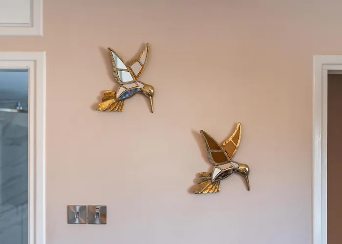 Dene Hollow 보로클리니