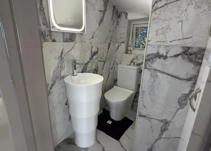 Dene Hollow * 보로클리니