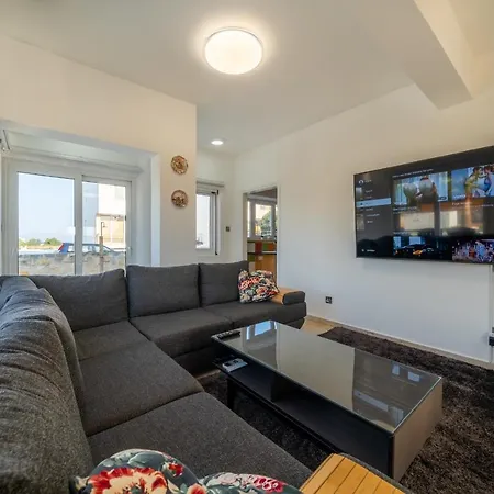 Villa Dene Hollow Voróklini