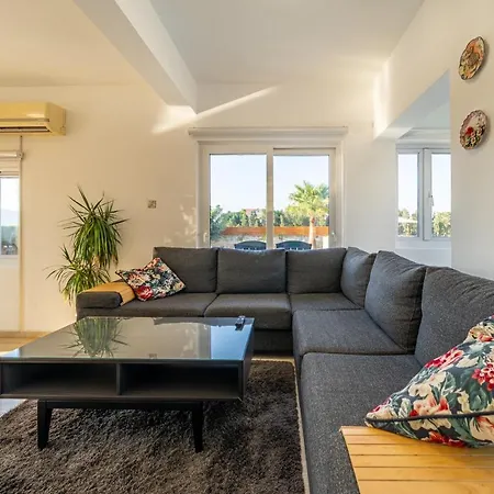 Villa Dene Hollow Voróklini