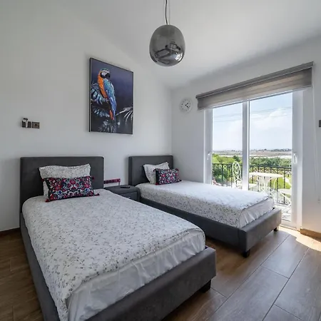 Dene Hollow Вороклини