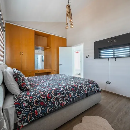 Dene Hollow * Вороклини