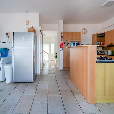 Вилла Dene Hollow