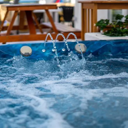 Dene Hollow Βορόκλινη