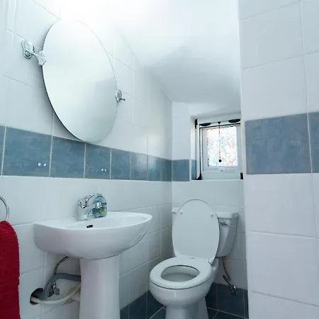 Dene Hollow Вороклини