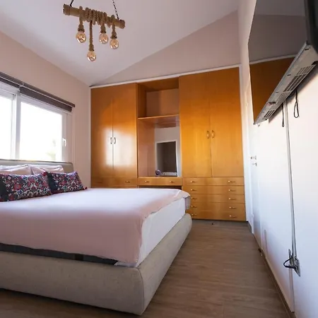 Dene Hollow Villa Voróklini