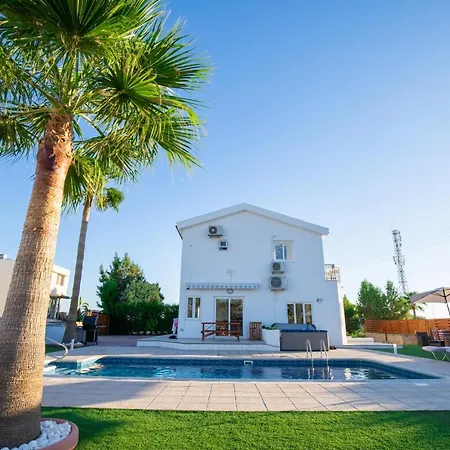 Вилла Dene Hollow