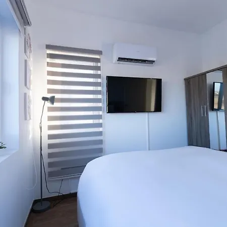 Вилла Dene Hollow