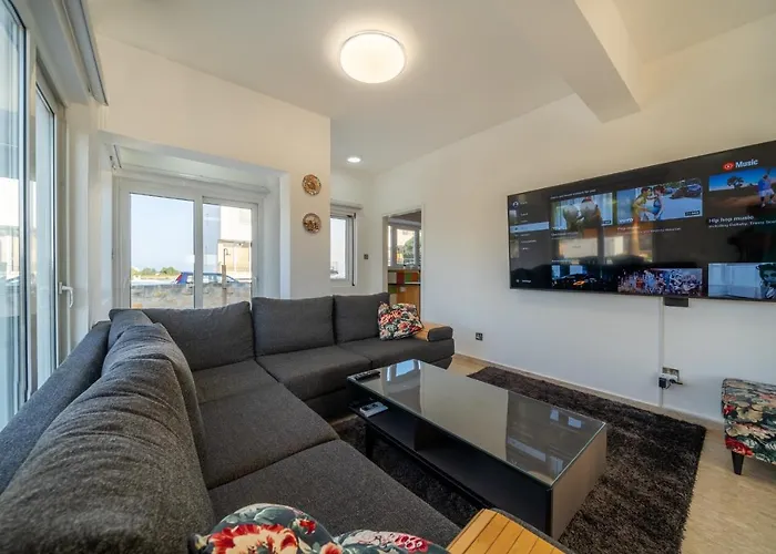 Villa Dene Hollow Oroklini