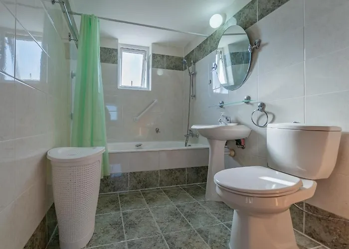 Villa Dene Hollow Oroklini