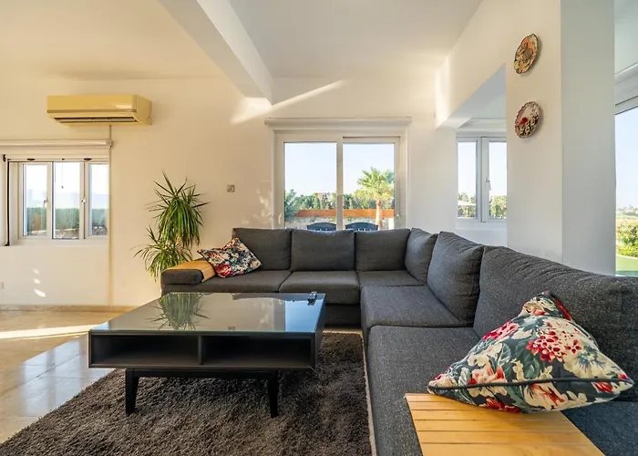 Villa Dene Hollow Voroklini