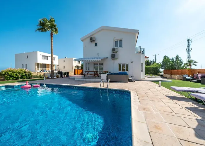 Dene Hollow Villa Oroklini