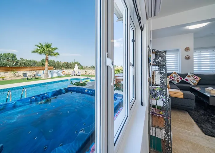 Dene Hollow Villa Voroklini