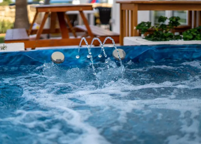 Dene Hollow Oroklini