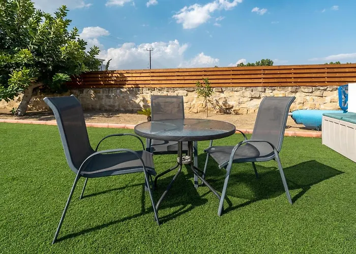 Dene Hollow Voroklini