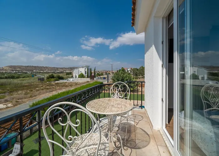 Dene Hollow * Oroklini