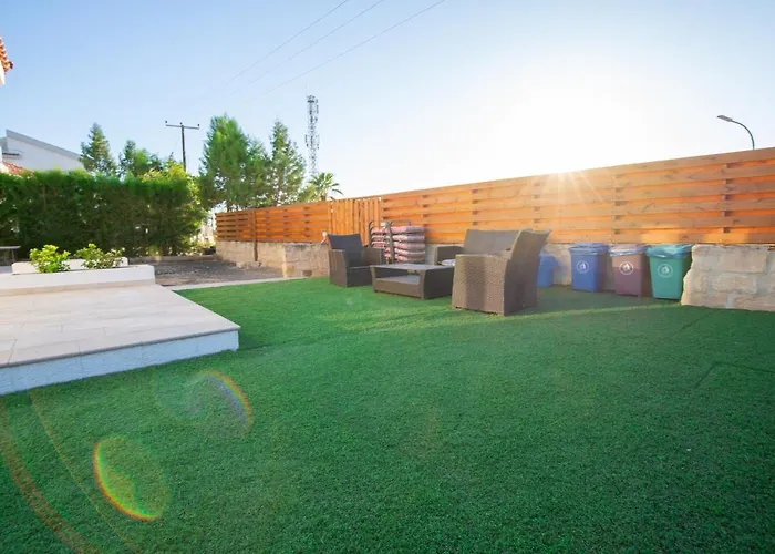 Dene Hollow Voroklini