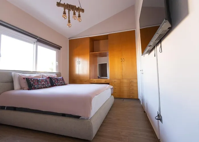 Dene Hollow Villa Oroklini